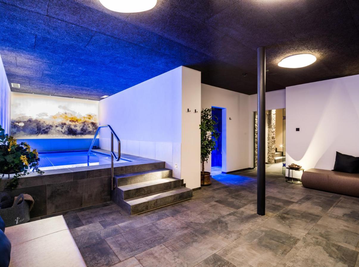 Garni Hotel Mezdi 셀바디발가르디나 외부 사진