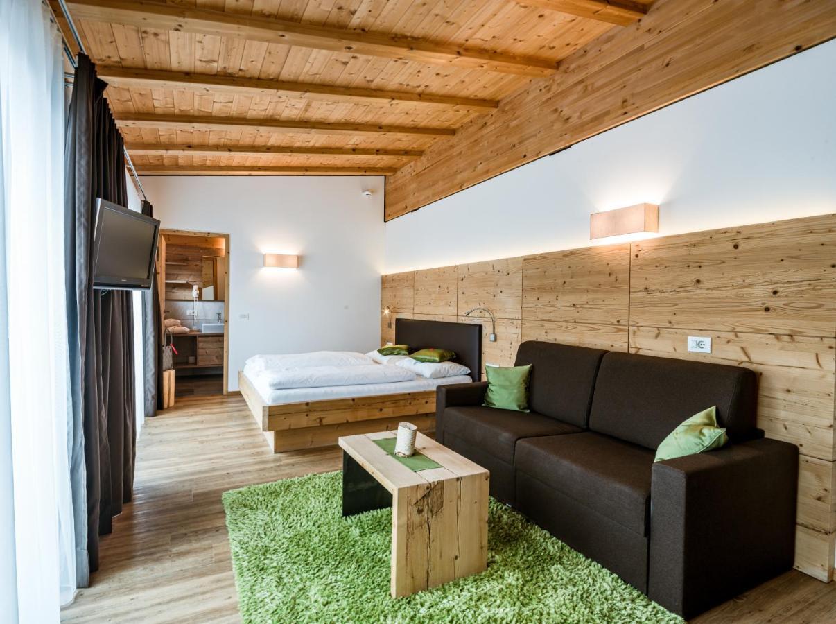 Garni Hotel Mezdi 셀바디발가르디나 외부 사진