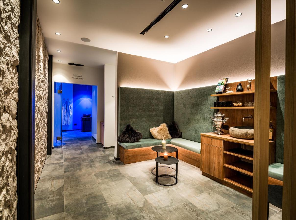 Garni Hotel Mezdi 셀바디발가르디나 외부 사진